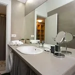 The Rent - Maciachini Two Bedroom Apartman *