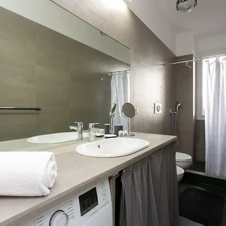 The Rent - Maciachini Two Bedroom 아파트 밀라노