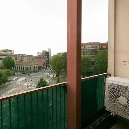 The Rent - Maciachini Two Bedroom Apartman
