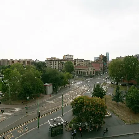 The Rent - Maciachini Two Bedroom Apartman *